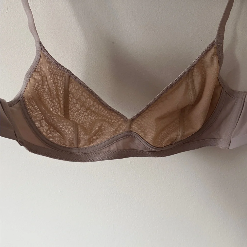 Knix Wireless Bra XS – Nude Blush Lace Detail, Lightweight & Comfortable - Picture 6 of 6